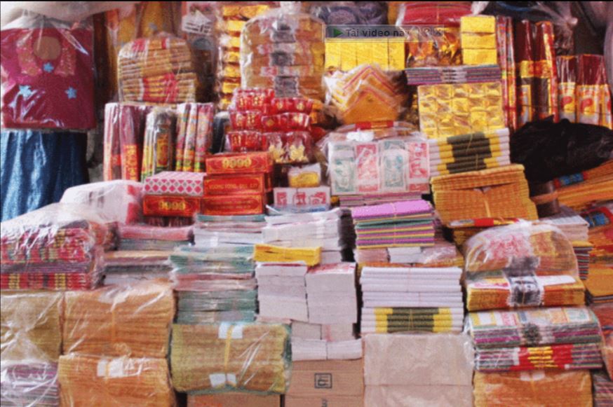 Một doanh nghiệp kinh doanh vàng mã thu 2 tỷ đồng/ngày