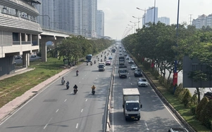 Đường phố TP.HCM thông thoáng trong ngày đầu tiên người dân đi làm sau kỳ nghỉ Tết