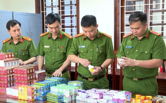 Thủ tướng yêu cầu tăng cường xử lý hoạt động sản xuất, buôn bán thuốc giả, sữa giả