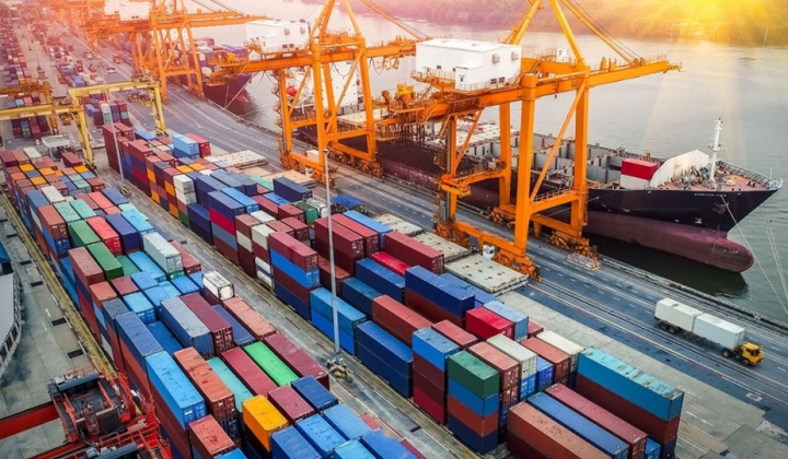 Xuất khẩu hàng hoá cả nước đến giữa tháng 4 xấp xỉ 120 tỷ USD, 4 mặt hàng vượt mốc 10 tỷ USD