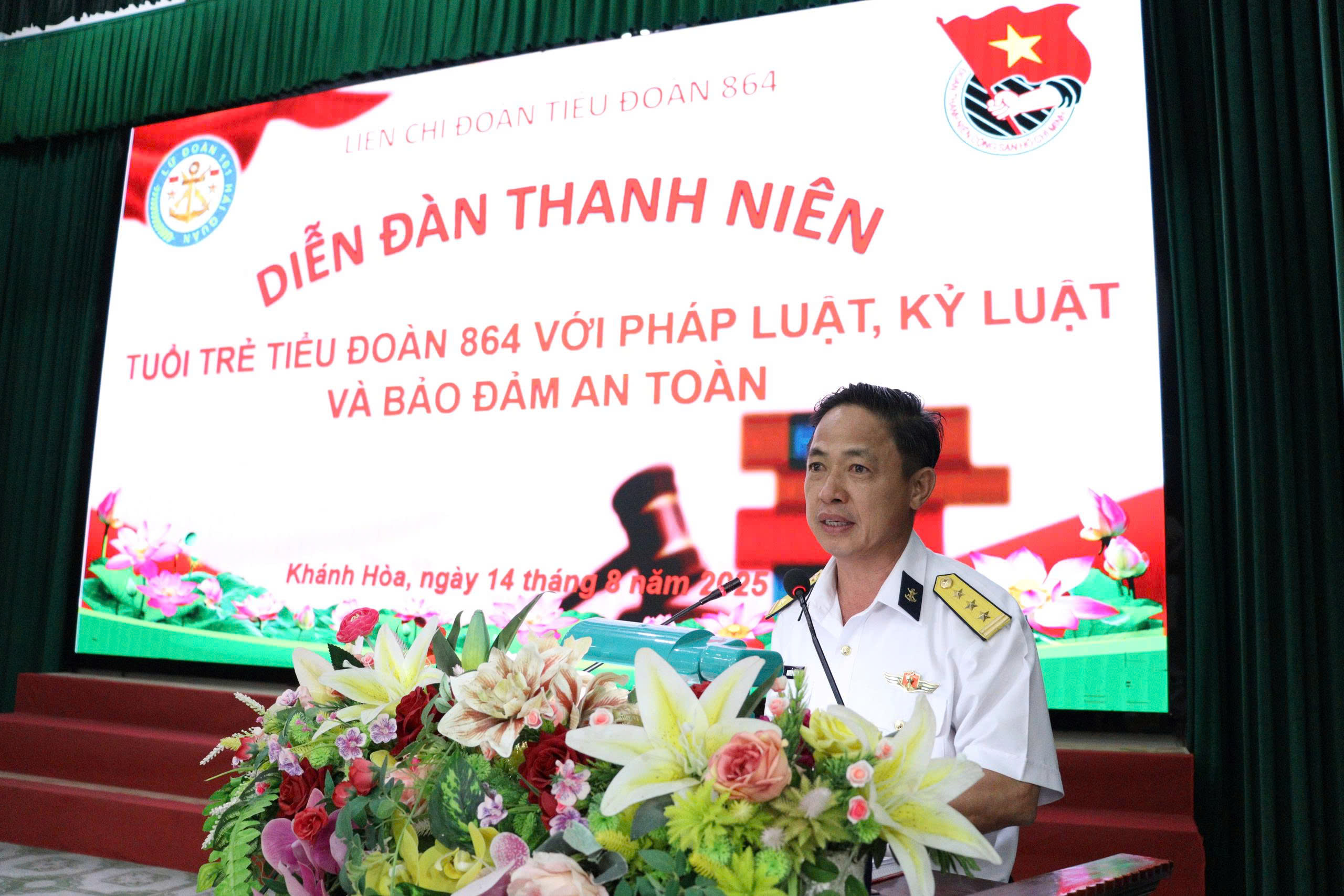 Diễn đàn thanh niên “Tuổi trẻ Lữ đoàn 101 với pháp luật, kỷ luật và bảo đảm an toàn”